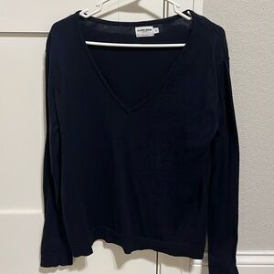 V neck sweater